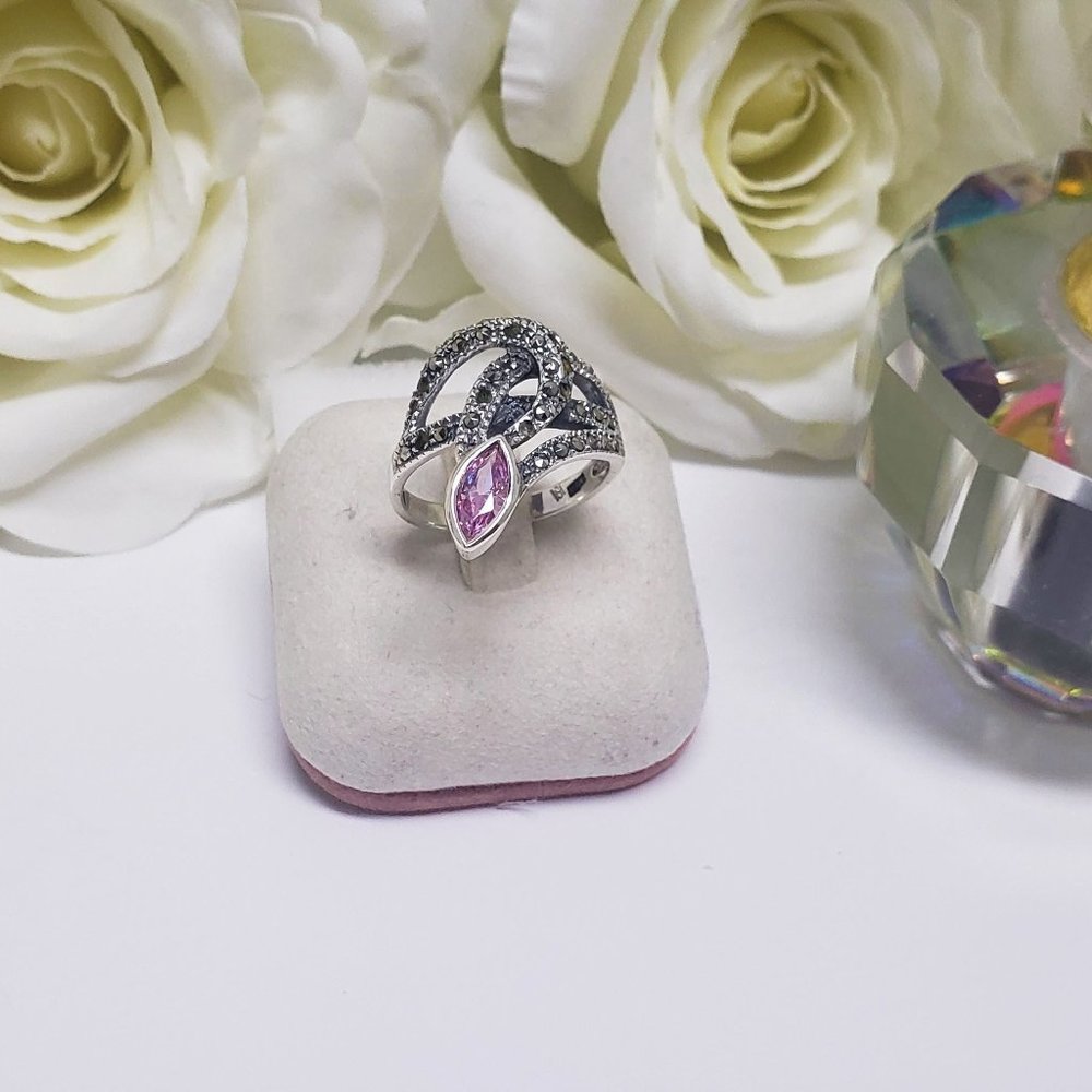 Marcasite Rose Quartz Ring in 925 Silver